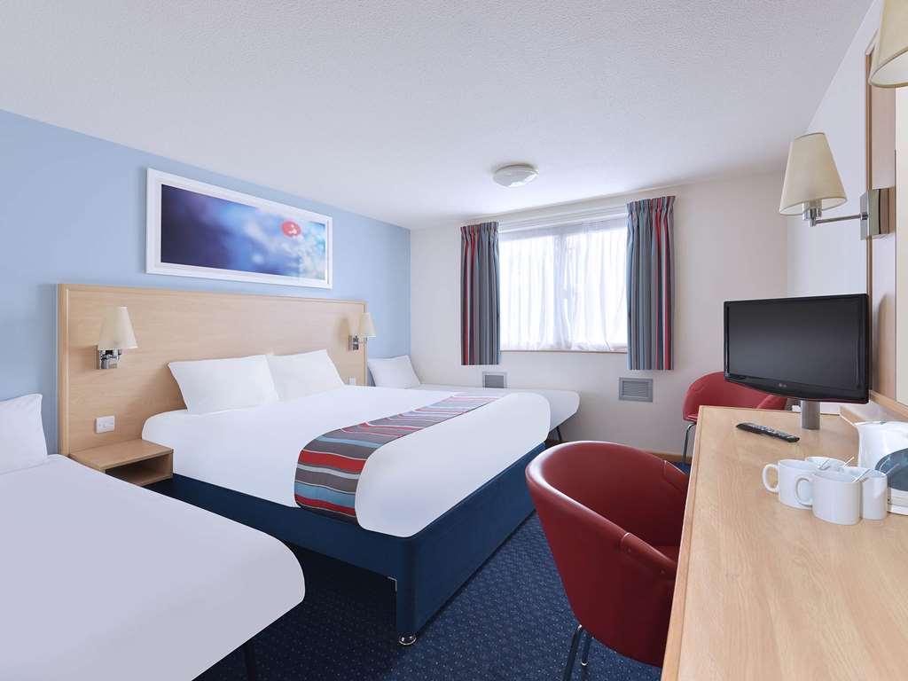 Travelodge Northampton Upton Way 客房 照片