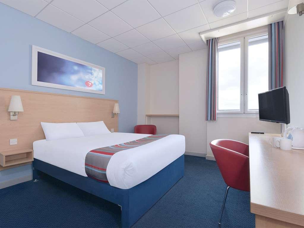 Travelodge Northampton Upton Way 客房 照片